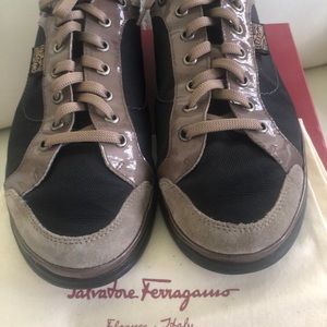 Salvatore Ferragamo Mens Game 2 Stone Buc Suede Calf Patentcalf Sneakers 9 D